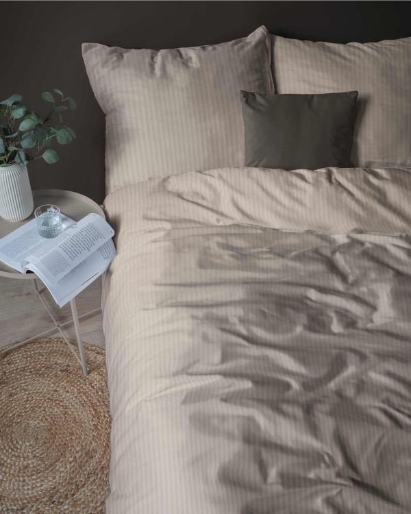 PURE_TAUPE_02.jpg