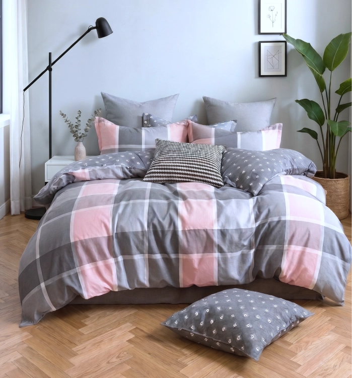 szaro-rozowa-krata-posciel.webp